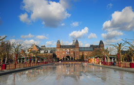 Best Hotels in Amsterdam: Museum Touring